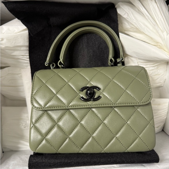 Trendy CC Small Handbag w/ Top Handle - Picture 1 of 6